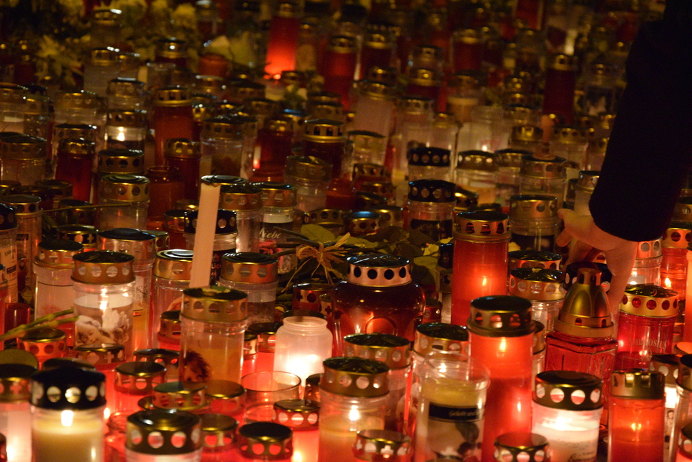 Caritas und Junge Kirche laden zum Lichtermeer am Stephansplatz