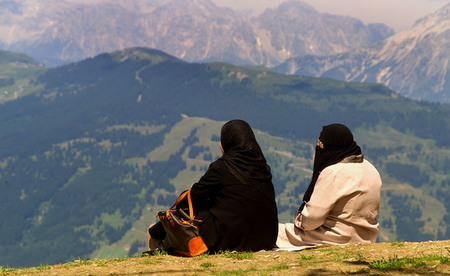 Islamische Frauen in der Bergwelt / www.bilderbox.com